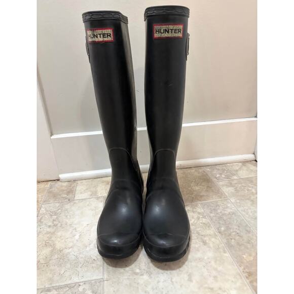 Sz 6 - Hunter Rain Boots - Picture 1 of 7